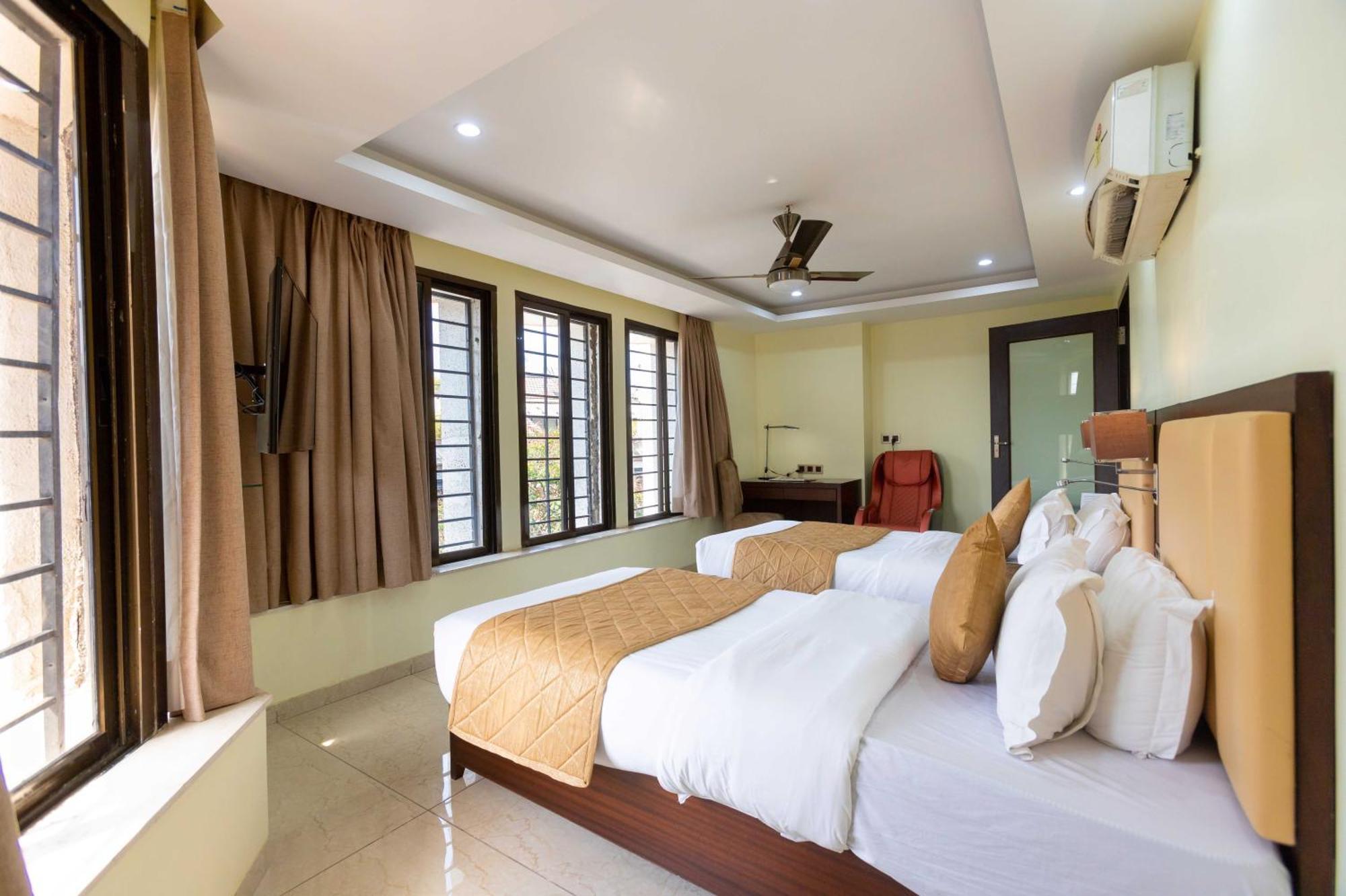 Hotel Godwin - Colaba Bombay Exterior foto