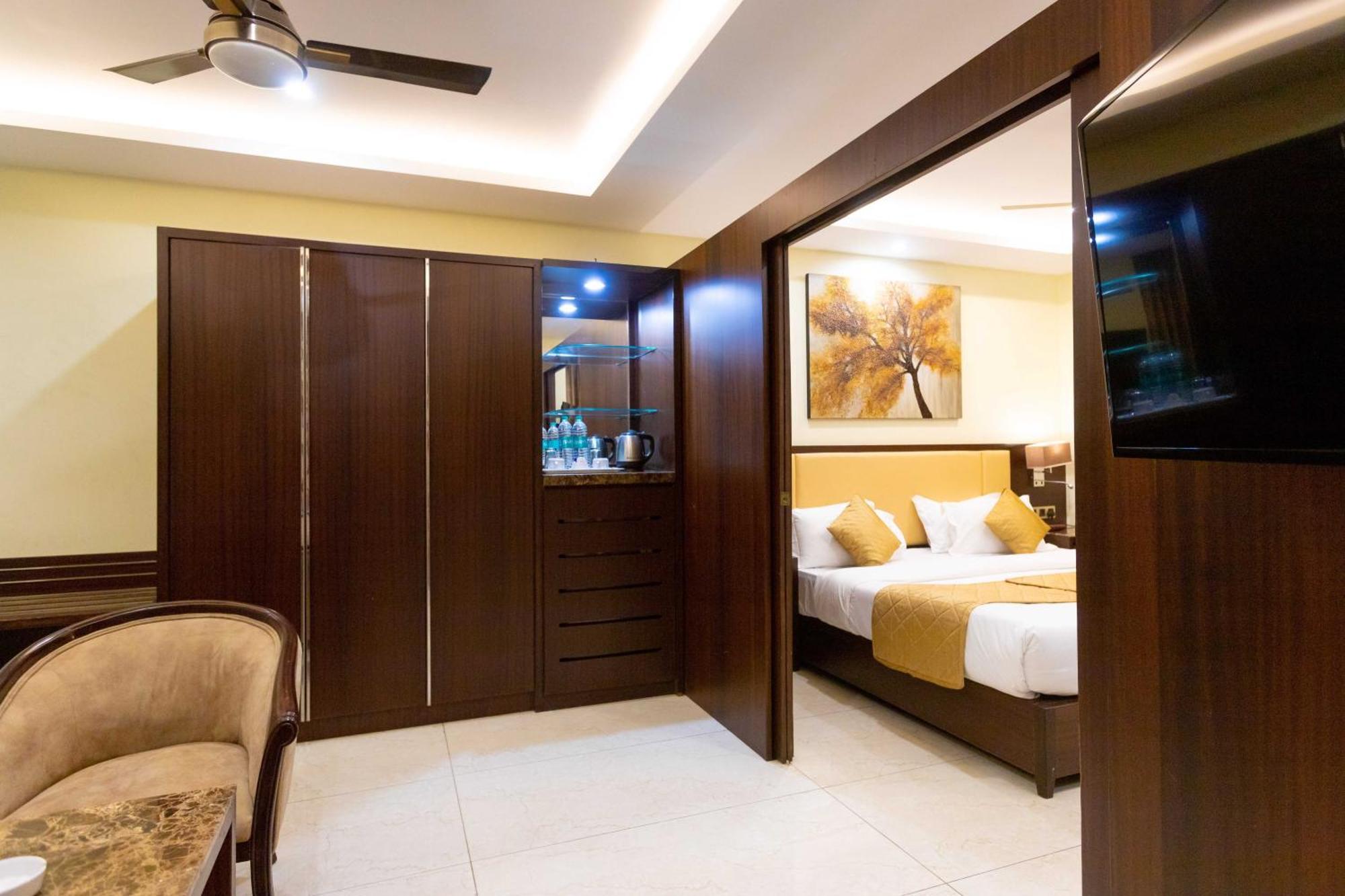 Hotel Godwin - Colaba Bombay Exterior foto