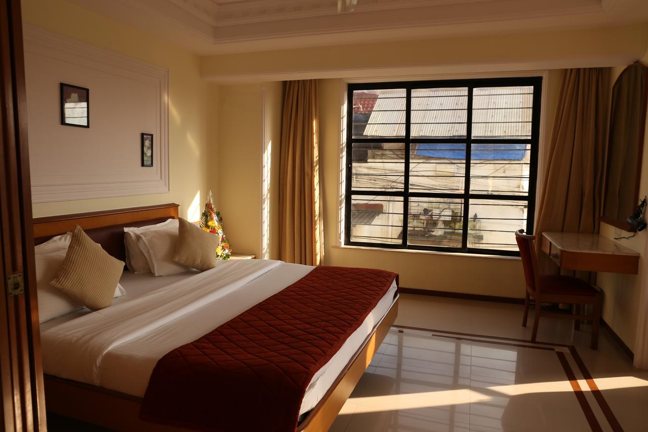 Hotel Godwin - Colaba Bombay Exterior foto