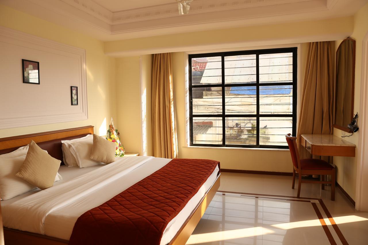 Hotel Godwin - Colaba Bombay Exterior foto
